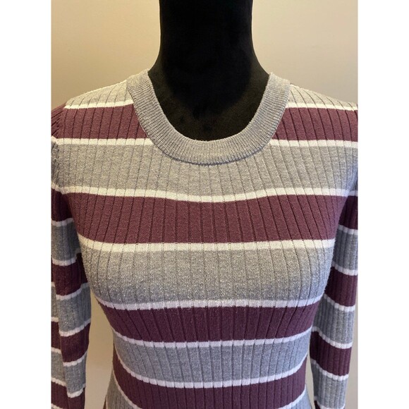 Hippie Rose Sweater Size Measures as Small says Large Corset Back Gray Purple - Picture 5 of 11